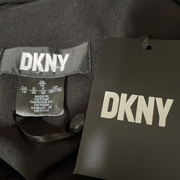 DKNY Sleeveless Shift‎ Dress - Picture 7 of 10